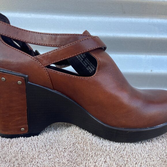 DANSKO Women’s 7 (37) Franka Brown Leather Wedge Clog Ankle Strap Bootie Heels - Picture 6 of 8